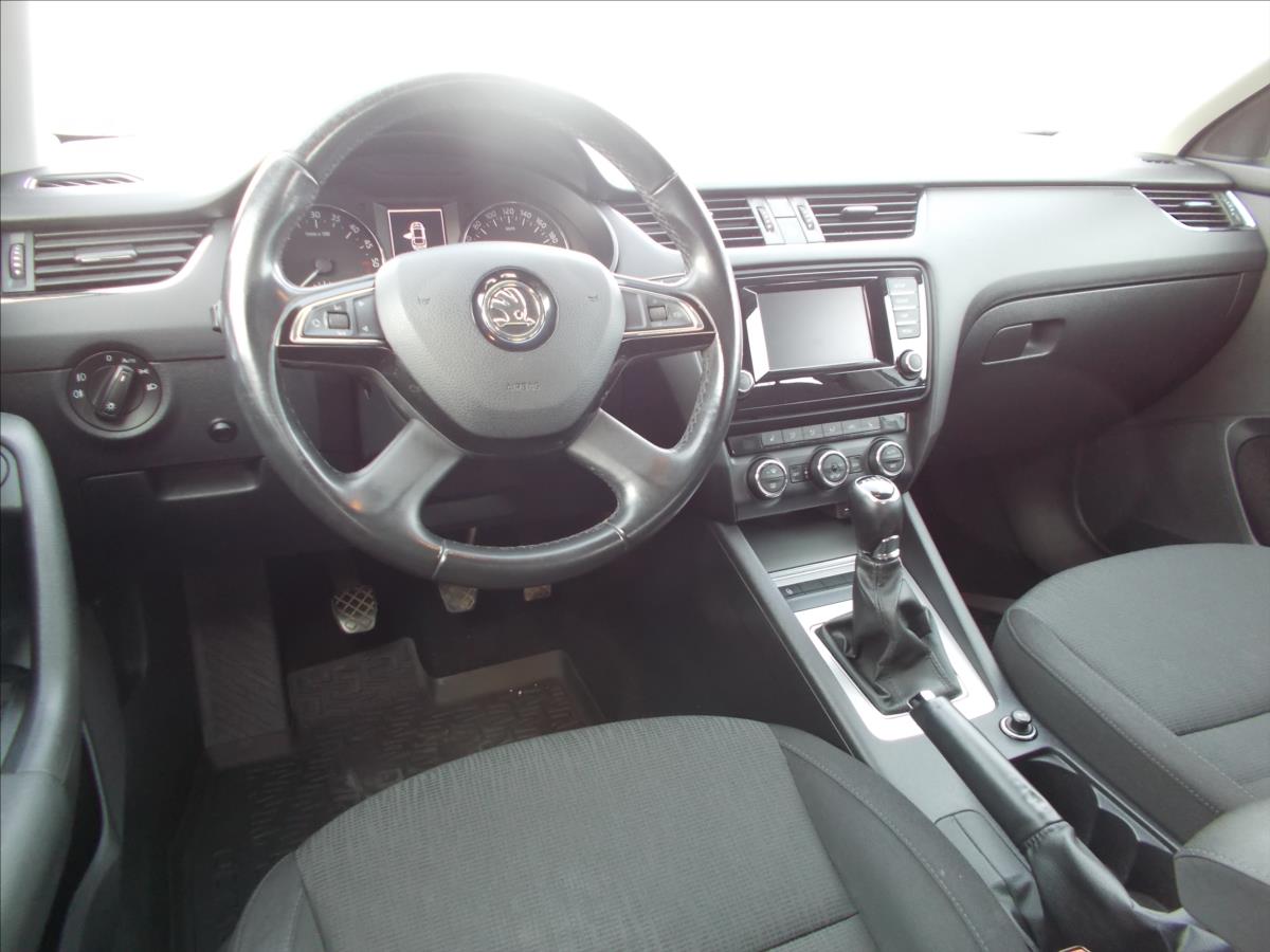 Škoda Octavia 1,6 TDI DIGIKLIMA NOVÁ STK  III - foto 19