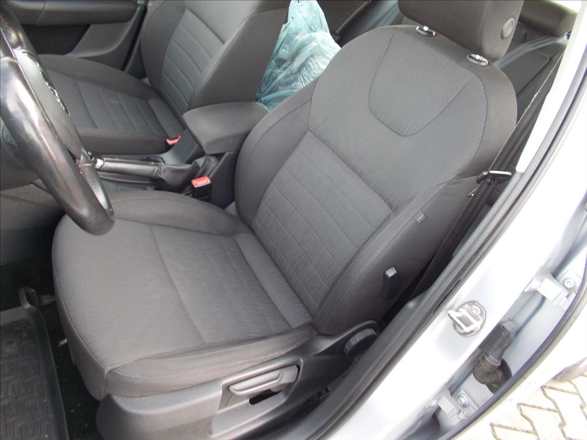 Škoda Octavia 1,6 TDI DIGIKLIMA NOVÁ STK  III - foto 21