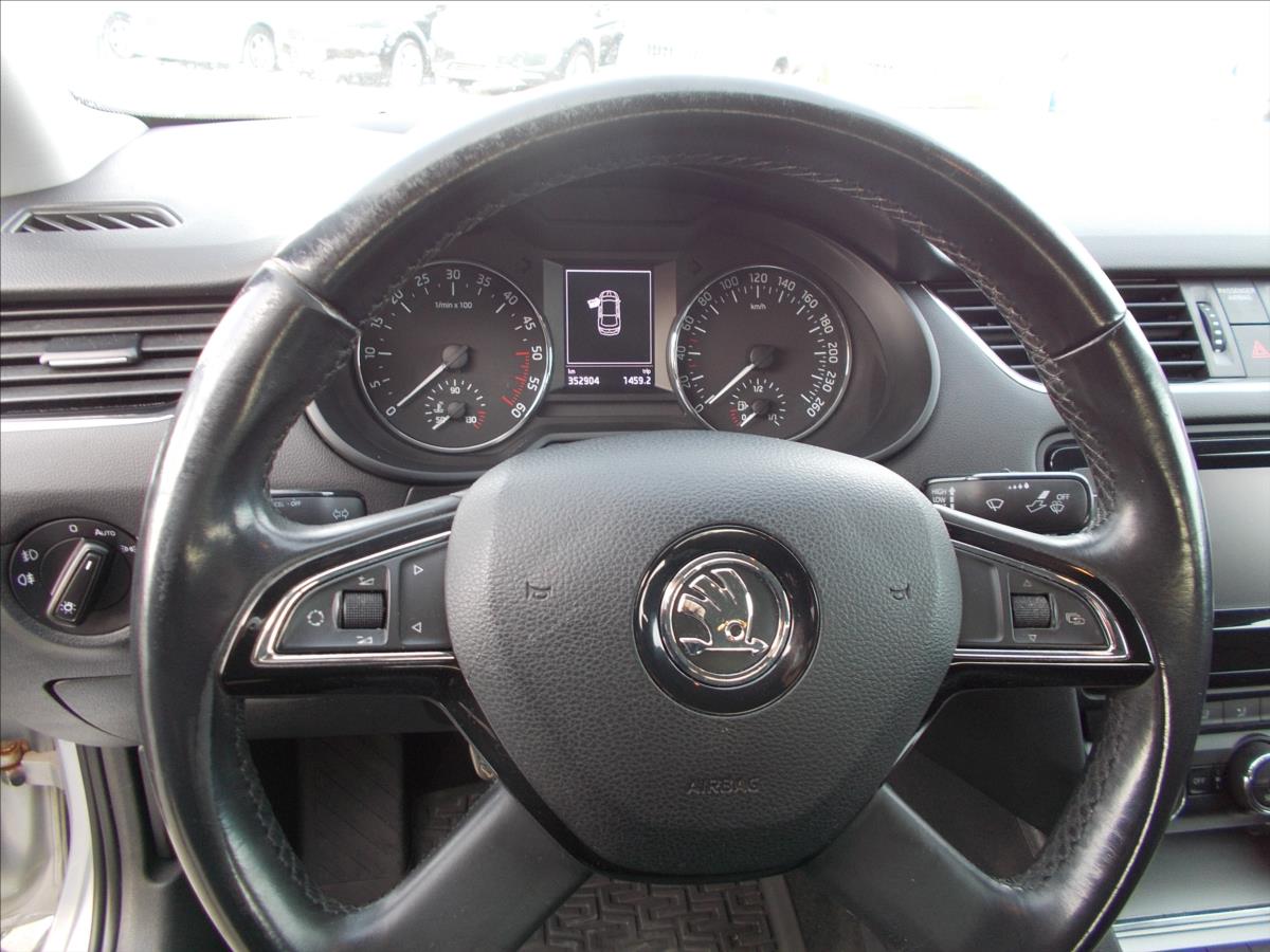 Škoda Octavia 1,6 TDI DIGIKLIMA NOVÁ STK  III - foto 24
