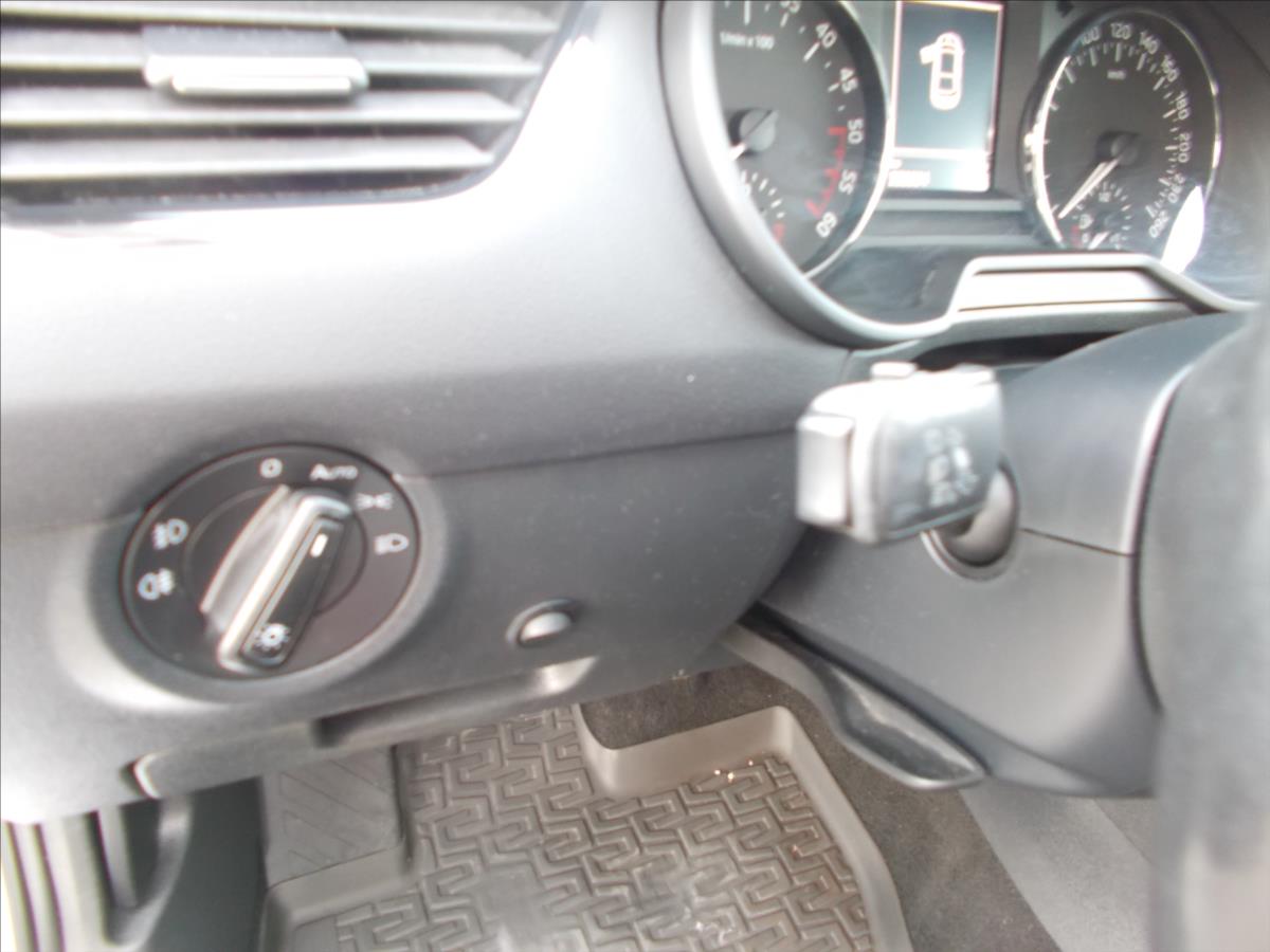 Škoda Octavia 1,6 TDI DIGIKLIMA NOVÁ STK  III - foto 25