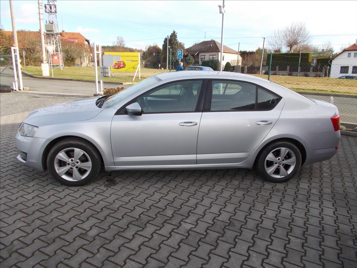 Škoda Octavia 1,6 TDI DIGIKLIMA NOVÁ STK  III - foto 5