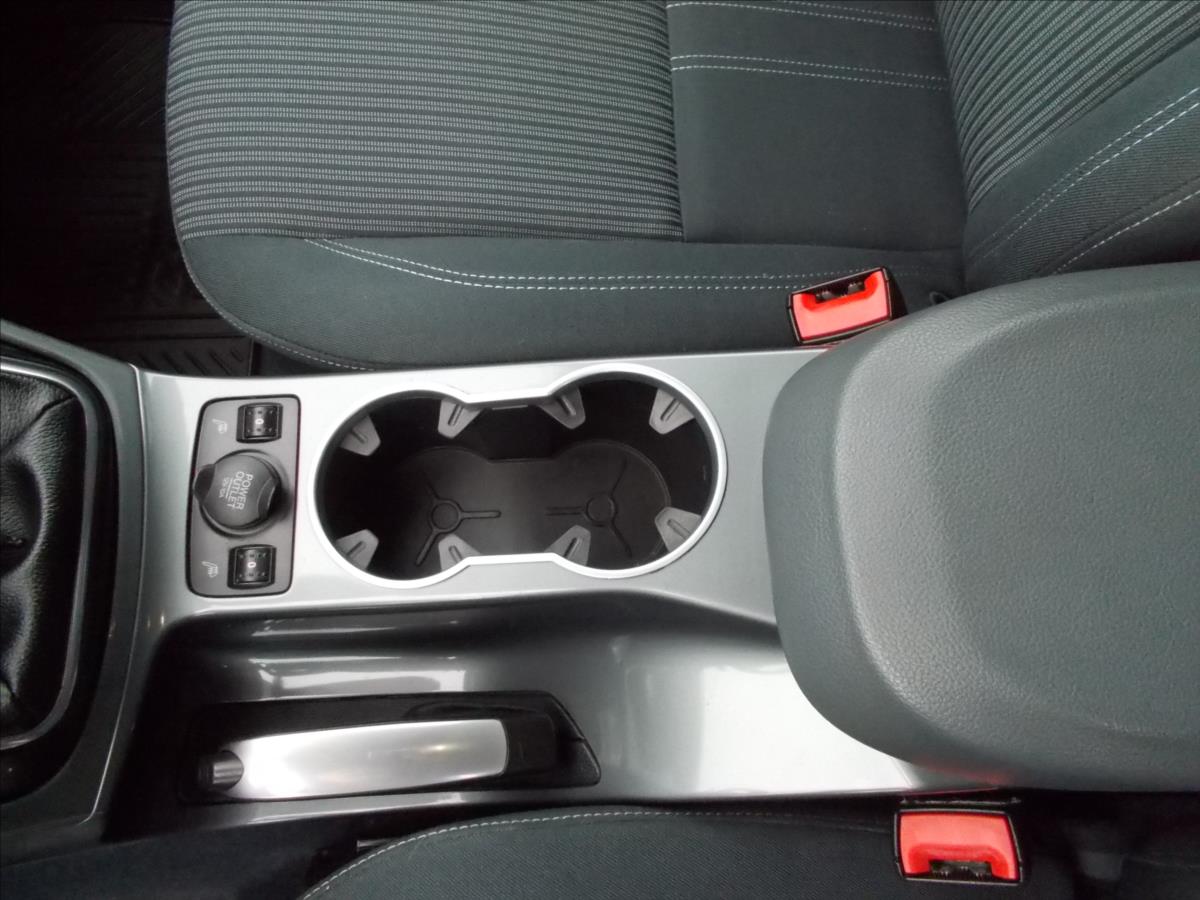 Ford Grand C-MAX 1,6 TDCI XENONY HLÍDÁNÍ JÍZDNÍCH PRUHŮ - foto 22