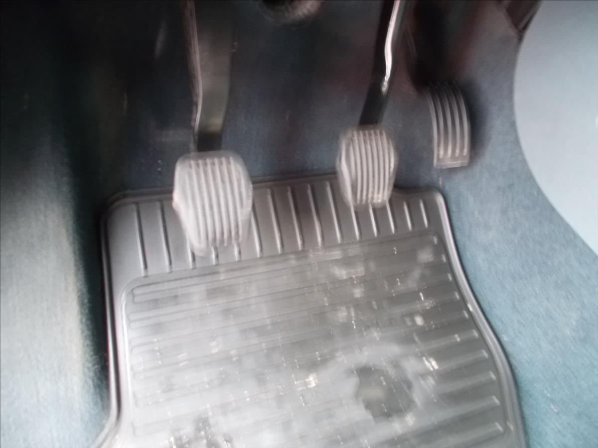 Ford Grand C-MAX 1,6 TDCI XENONY HLÍDÁNÍ JÍZDNÍCH PRUHŮ - foto 25