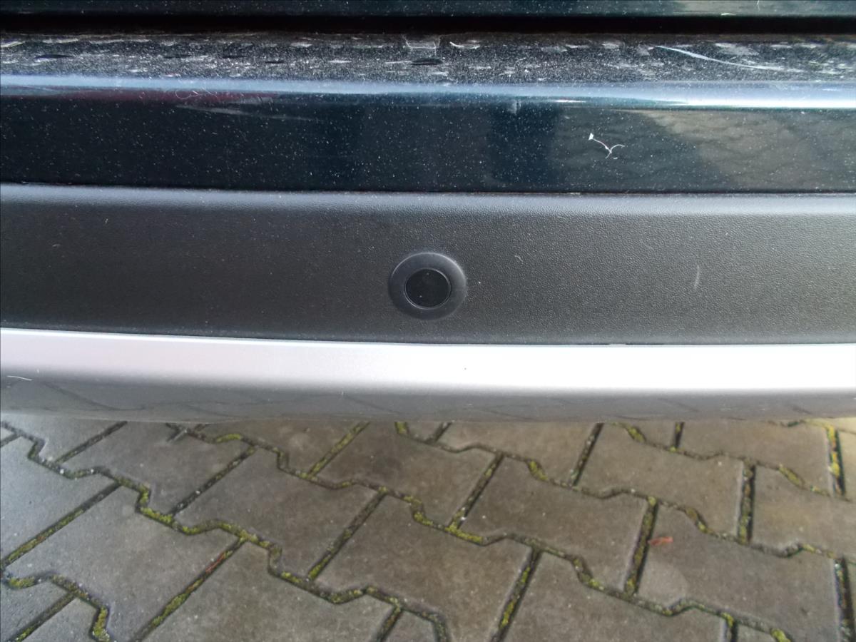 Toyota RAV4 2,5 AT HYBRID 4x4 ČR DPH 119500 KM - foto 14