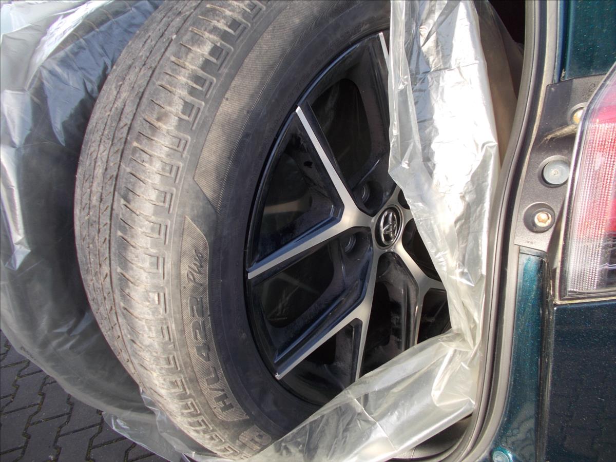 Toyota RAV4 2,5 AT HYBRID 4x4 ČR DPH 119500 KM - foto 17