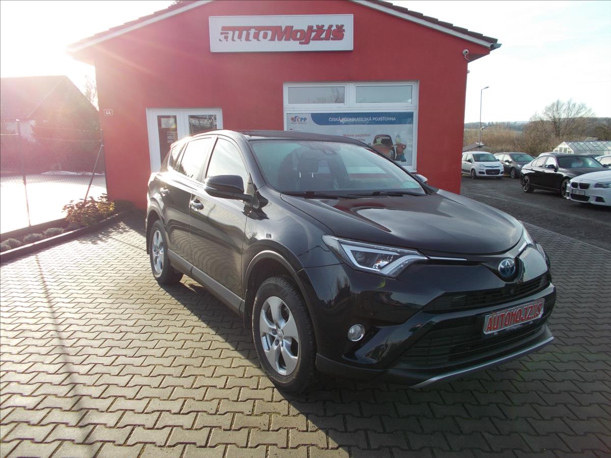 Toyota RAV4 2,5 AT HYBRID 4x4 ČR DPH 119500 KM