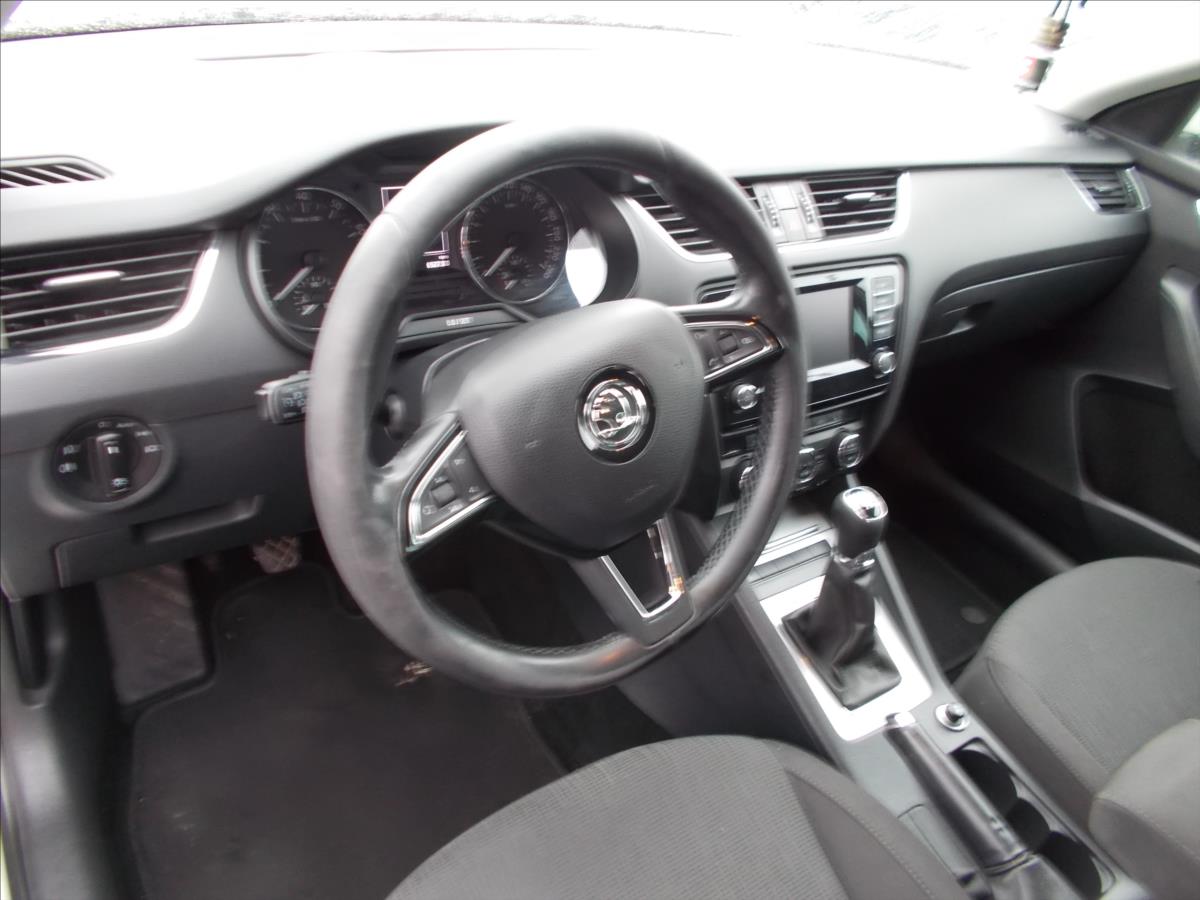 Škoda Octavia 1,4 TSI ČR 2.MAJITEL od R. 2020 NOVÁ STK  III - foto 19