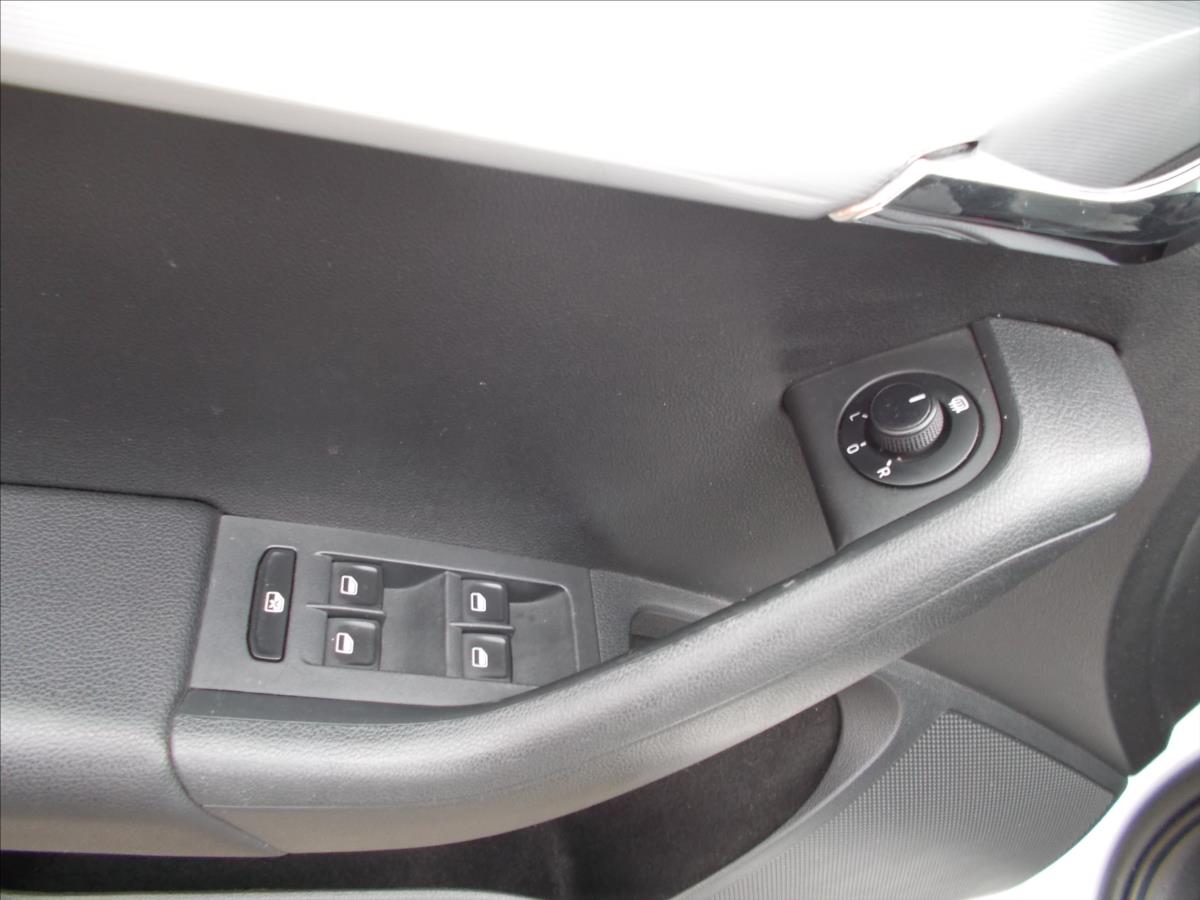 Škoda Octavia 1,4 TSI ČR 2.MAJITEL od R. 2020 NOVÁ STK  III - foto 27