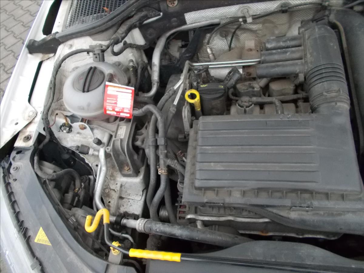 Škoda Octavia 1,4 TSI ČR 2.MAJITEL od R. 2020 NOVÁ STK  III - foto 28