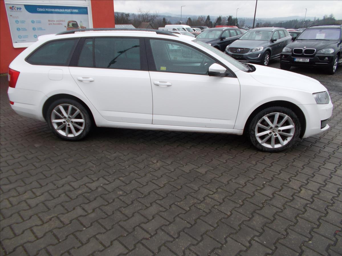 Škoda Octavia 1,4 TSI ČR 2.MAJITEL od R. 2020 NOVÁ STK  III - foto 9