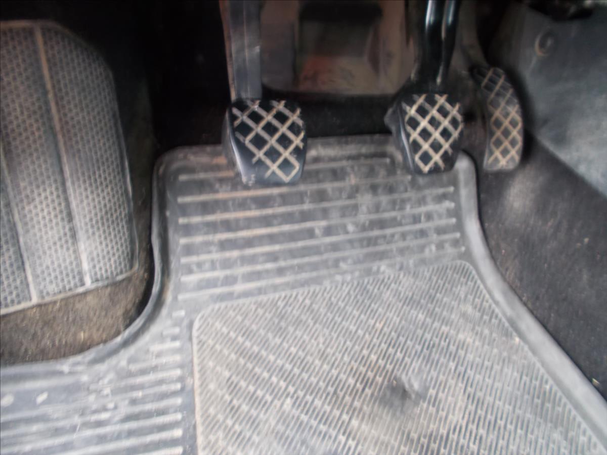 Škoda Octavia 1,9 TDI ČR KLIMA NOVÁ STK NOVÉ ROZVODY - foto 21