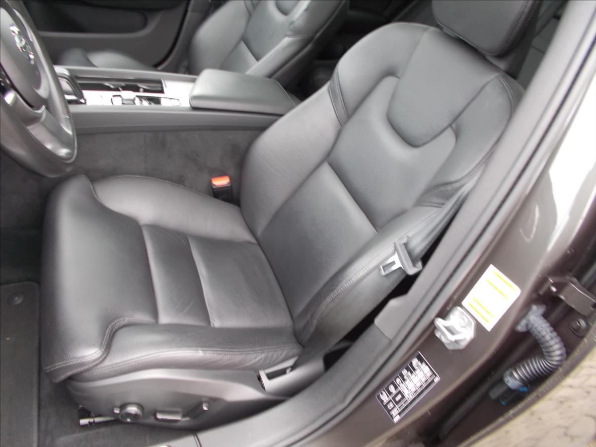 Volvo V60 2,0 B4 Cross Country AWD DPH KRÁSNÉ - foto 21