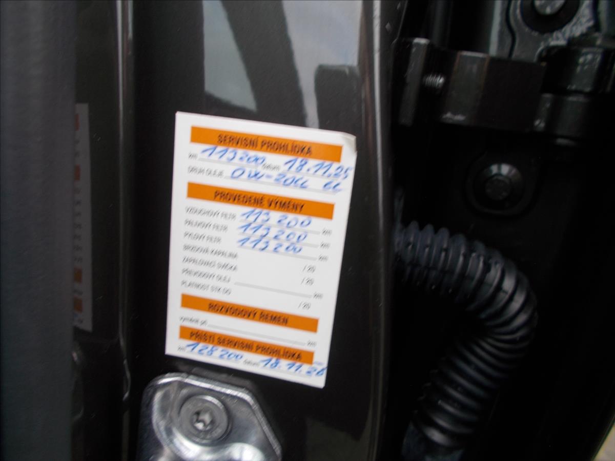 Volvo V60 2,0 B4 Cross Country AWD DPH KRÁSNÉ - foto 22