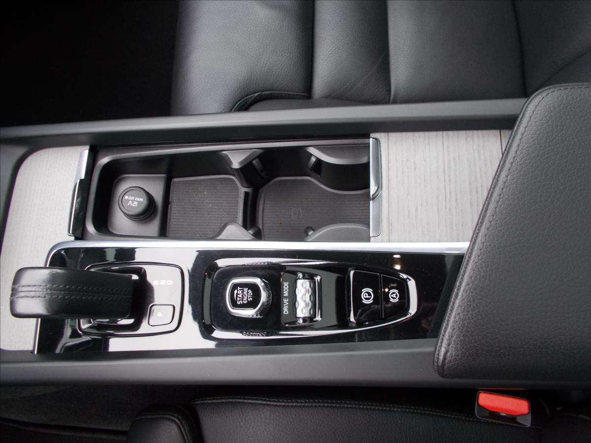 Volvo V60 2,0 B4 Cross Country AWD DPH KRÁSNÉ - foto 25