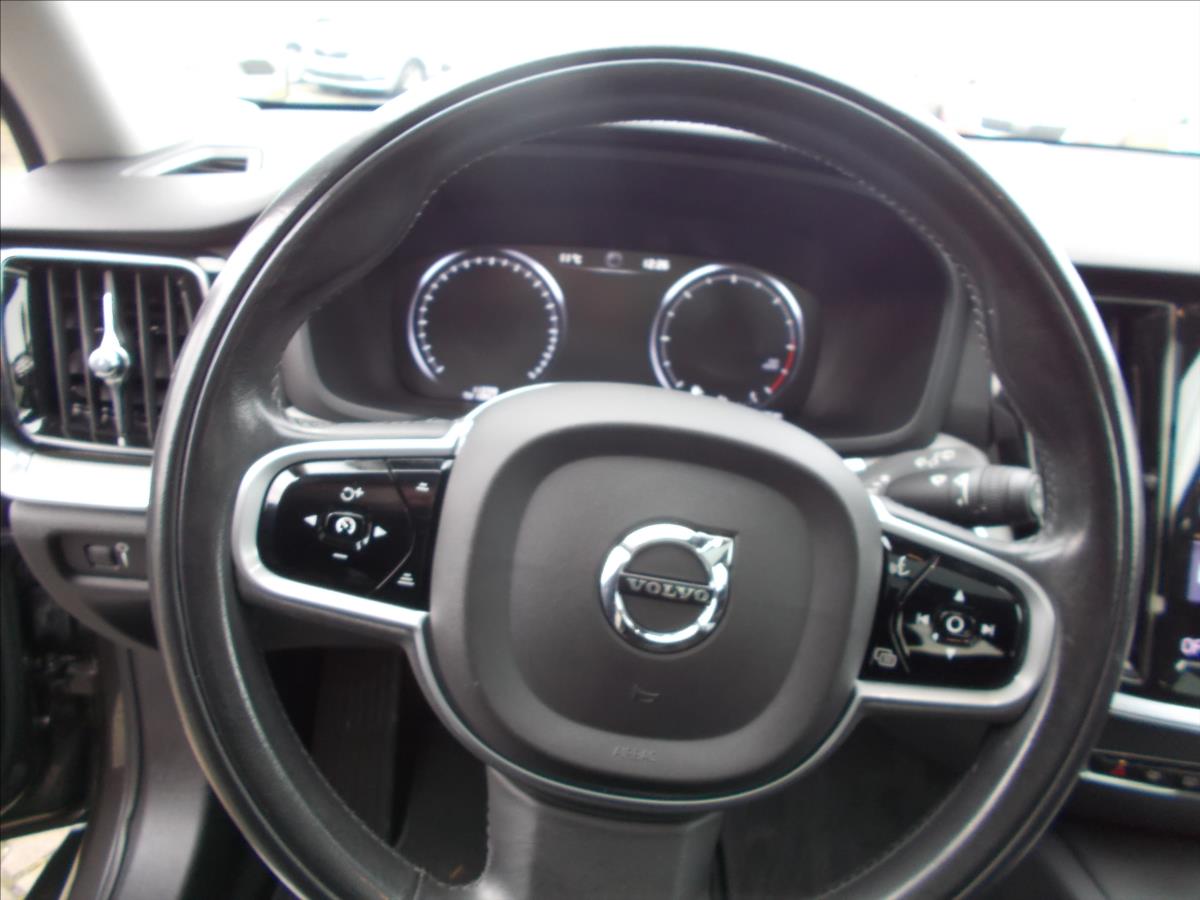 Volvo V60 2,0 B4 Cross Country AWD DPH KRÁSNÉ - foto 26