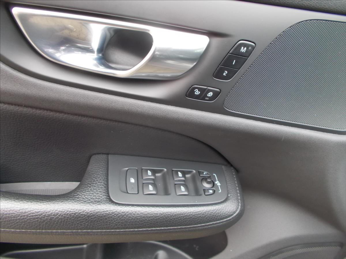 Volvo V60 2,0 B4 Cross Country AWD DPH KRÁSNÉ - foto 30