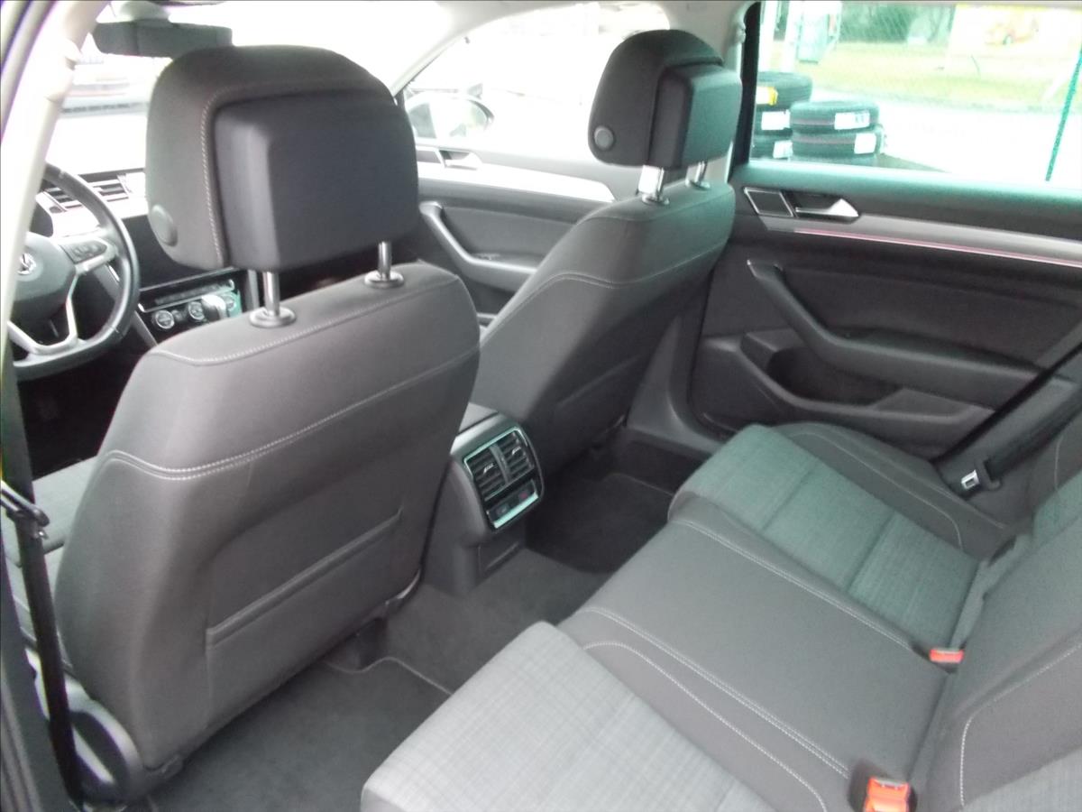 Volkswagen Passat 2,0 TDI DSG7 110 kW Business - foto 17