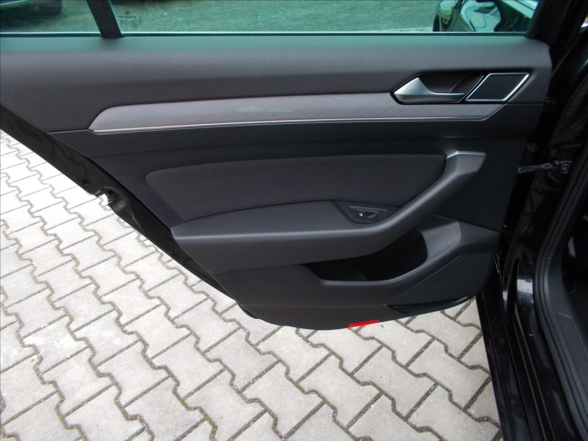 Volkswagen Passat 2,0 TDI DSG7 110 kW Business - foto 19