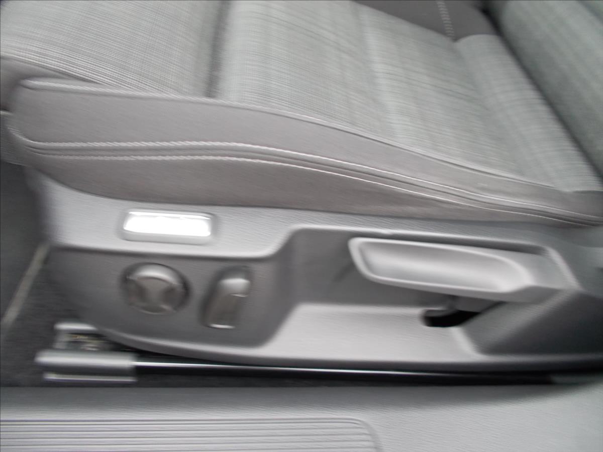 Volkswagen Passat 2,0 TDI DSG7 110 kW Business - foto 21