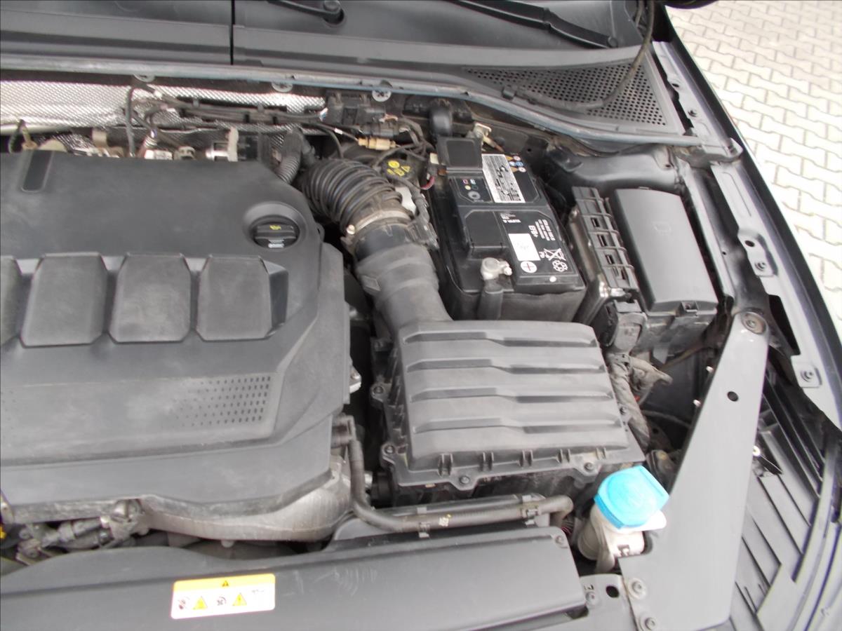 Volkswagen Passat 2,0 TDI DSG7 110 kW Business - foto 32