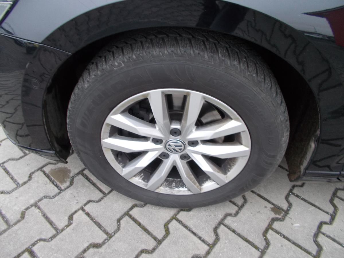 Volkswagen Passat 2,0 TDI DSG7 110 kW Business - foto 6