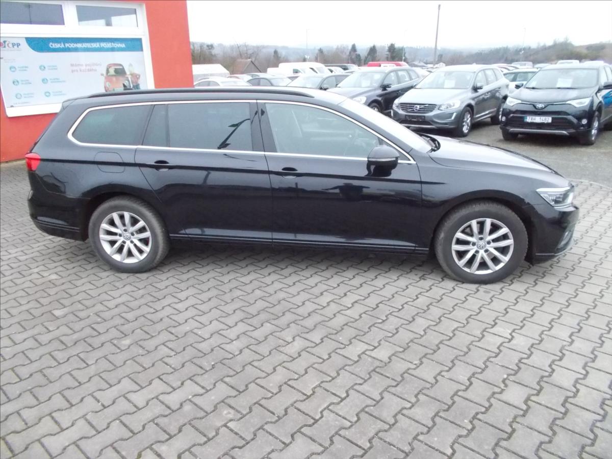 Volkswagen Passat 2,0 TDI DSG7 110 kW Business - foto 9