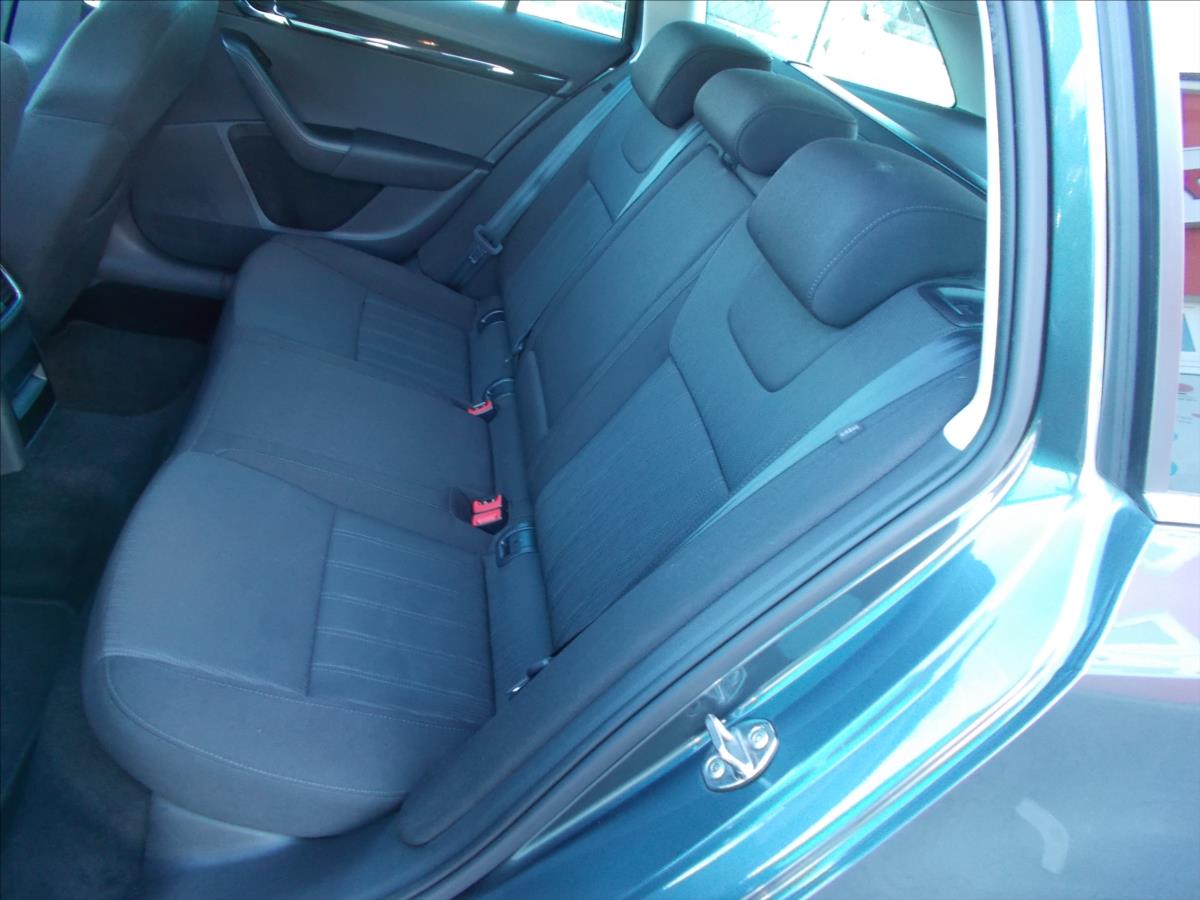 Škoda Octavia 1,6 TDI DIGIKLIMA LED ČR DPH  III - foto 15