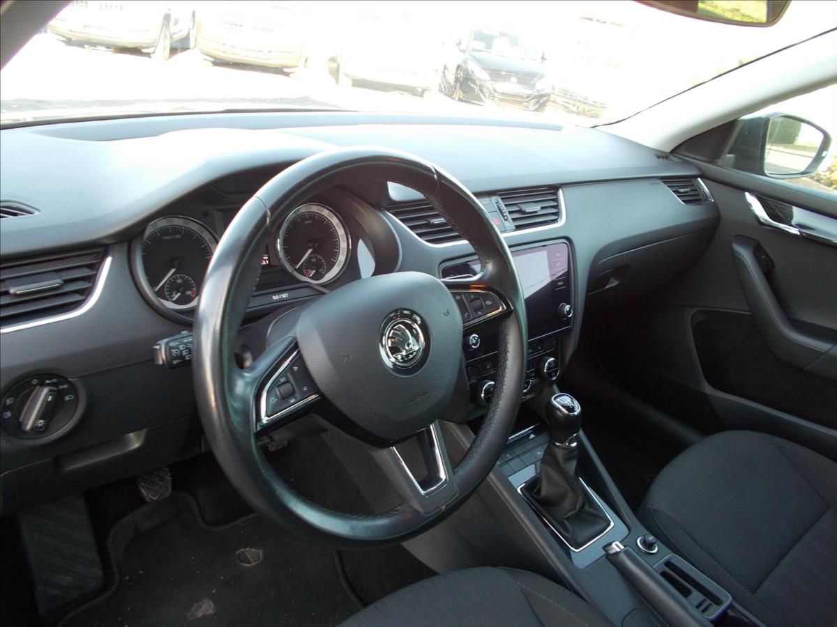 Škoda Octavia 1,6 TDI DIGIKLIMA LED ČR DPH  III - foto 20