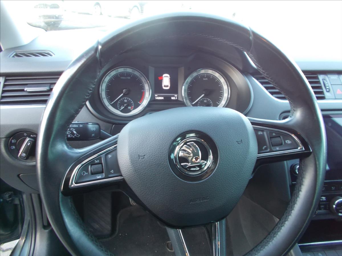 Škoda Octavia 1,6 TDI DIGIKLIMA LED ČR DPH  III - foto 23