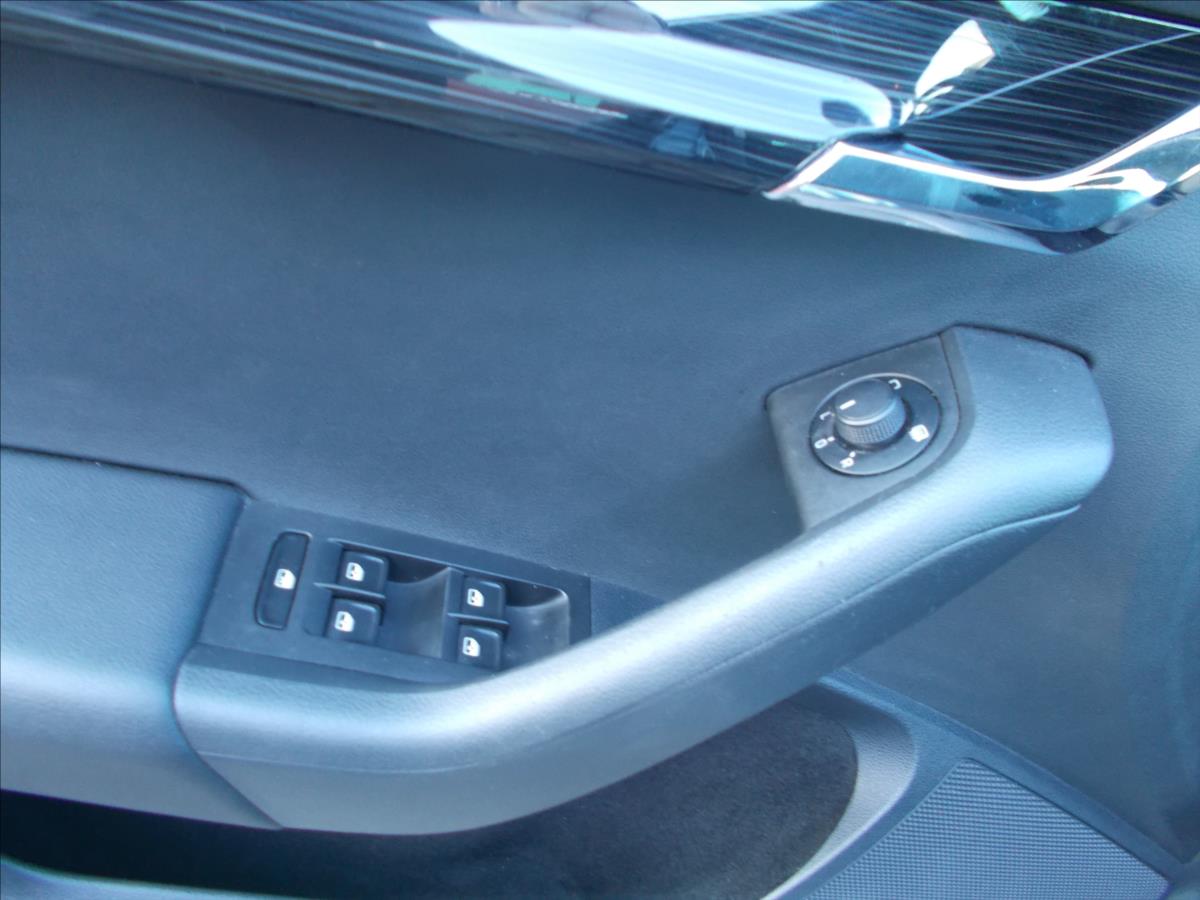 Škoda Octavia 1,6 TDI DIGIKLIMA LED ČR DPH  III - foto 26