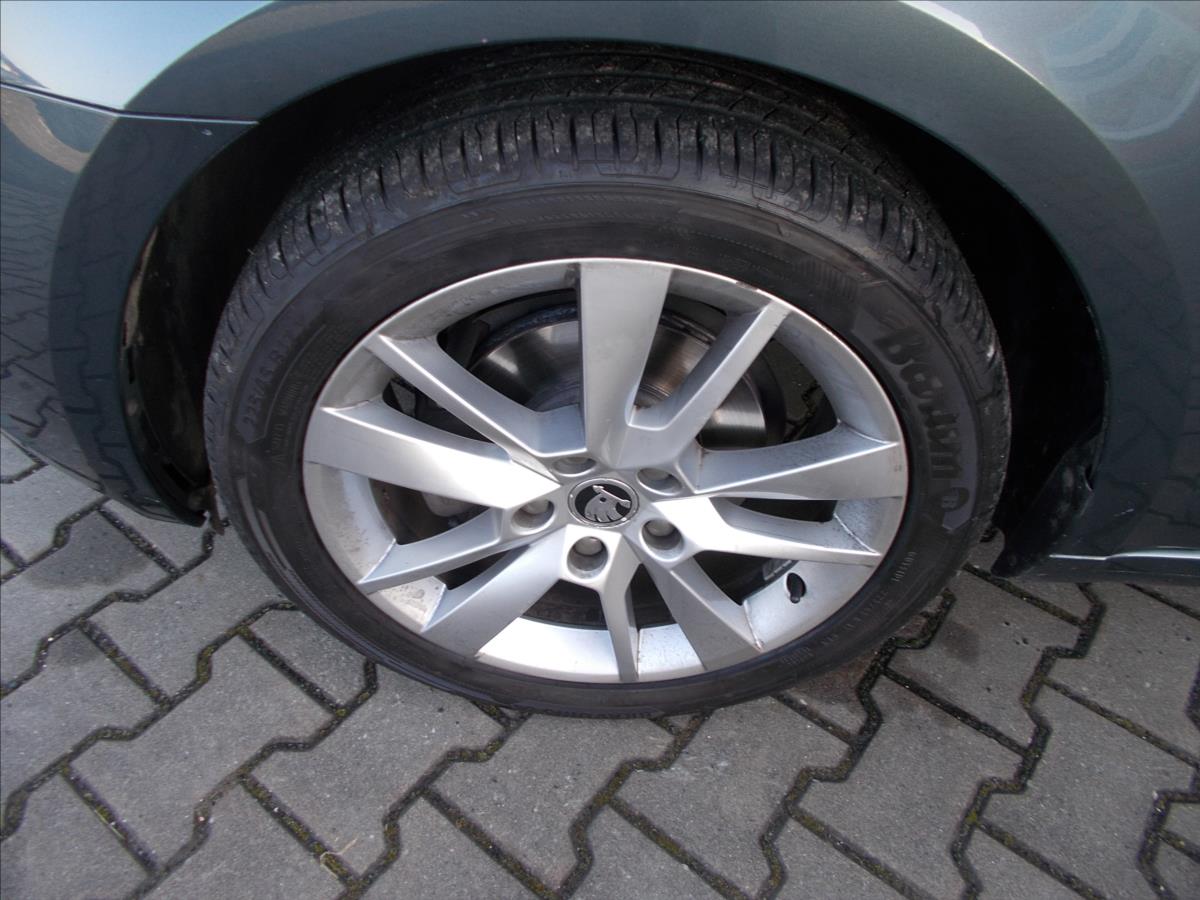 Škoda Octavia 1,6 TDI DIGIKLIMA LED ČR DPH  III - foto 6