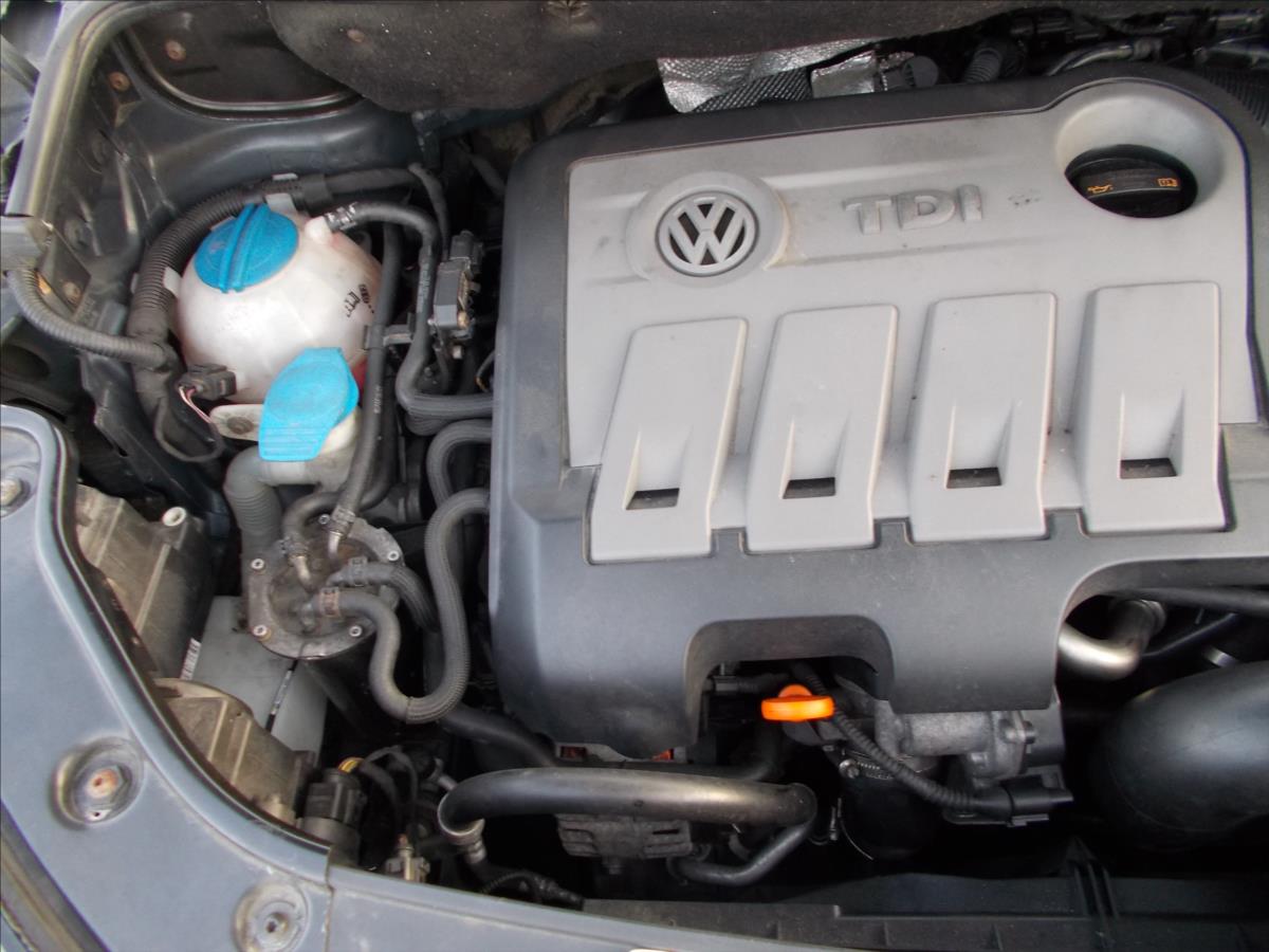 Volkswagen Touran 1,6 TDI DSG 7 MÍST DIGIKLIMA NAVI TZ PĚKNÉ - foto 33