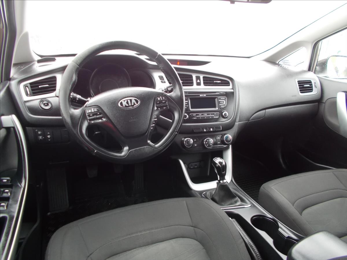 Kia Ceed 1,6 GDI ČR 1.MAJITEL KLIMA - foto 15