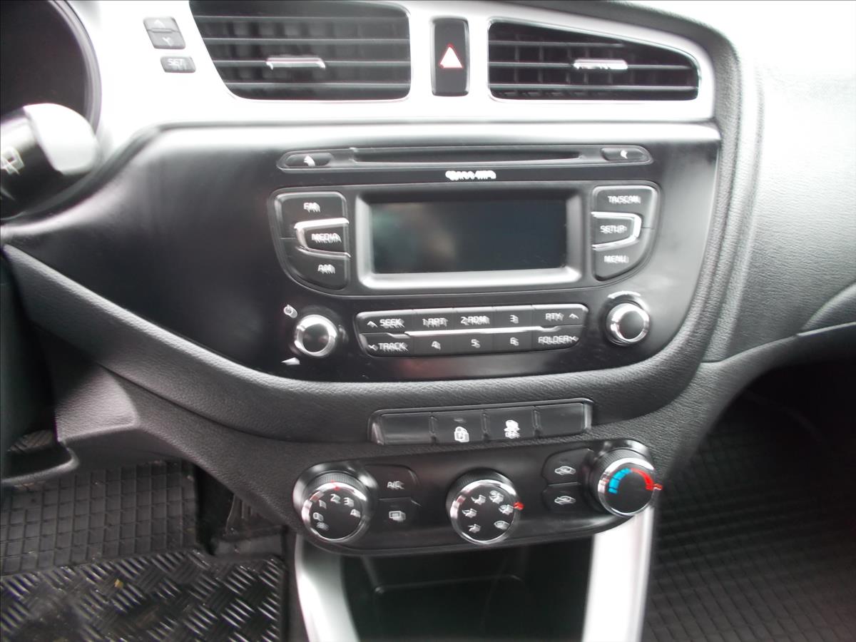 Kia Ceed 1,6 GDI ČR 1.MAJITEL KLIMA - foto 19