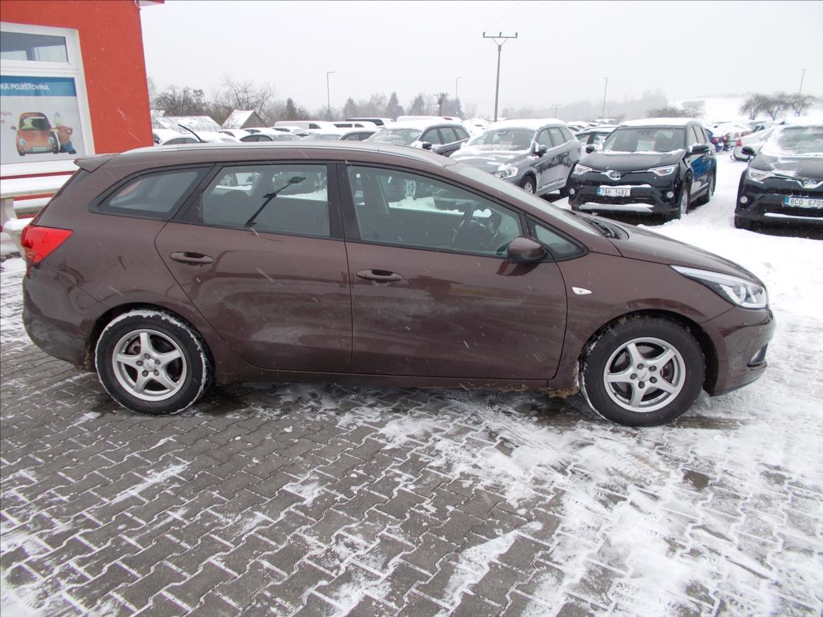 Kia Ceed 1,6 GDI ČR 1.MAJITEL KLIMA - foto 7