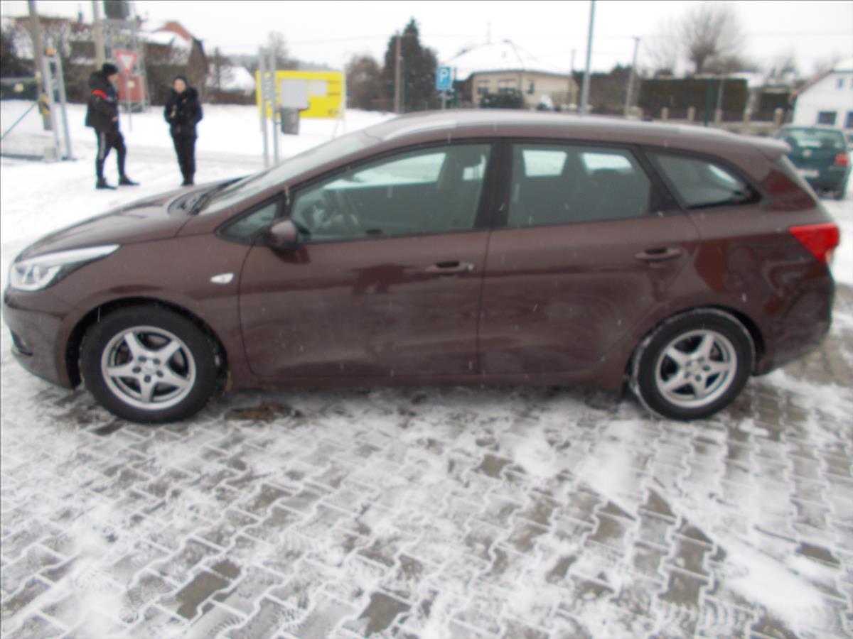 Kia Ceed 1,6 GDI ČR 1.MAJITEL KLIMA - foto 4
