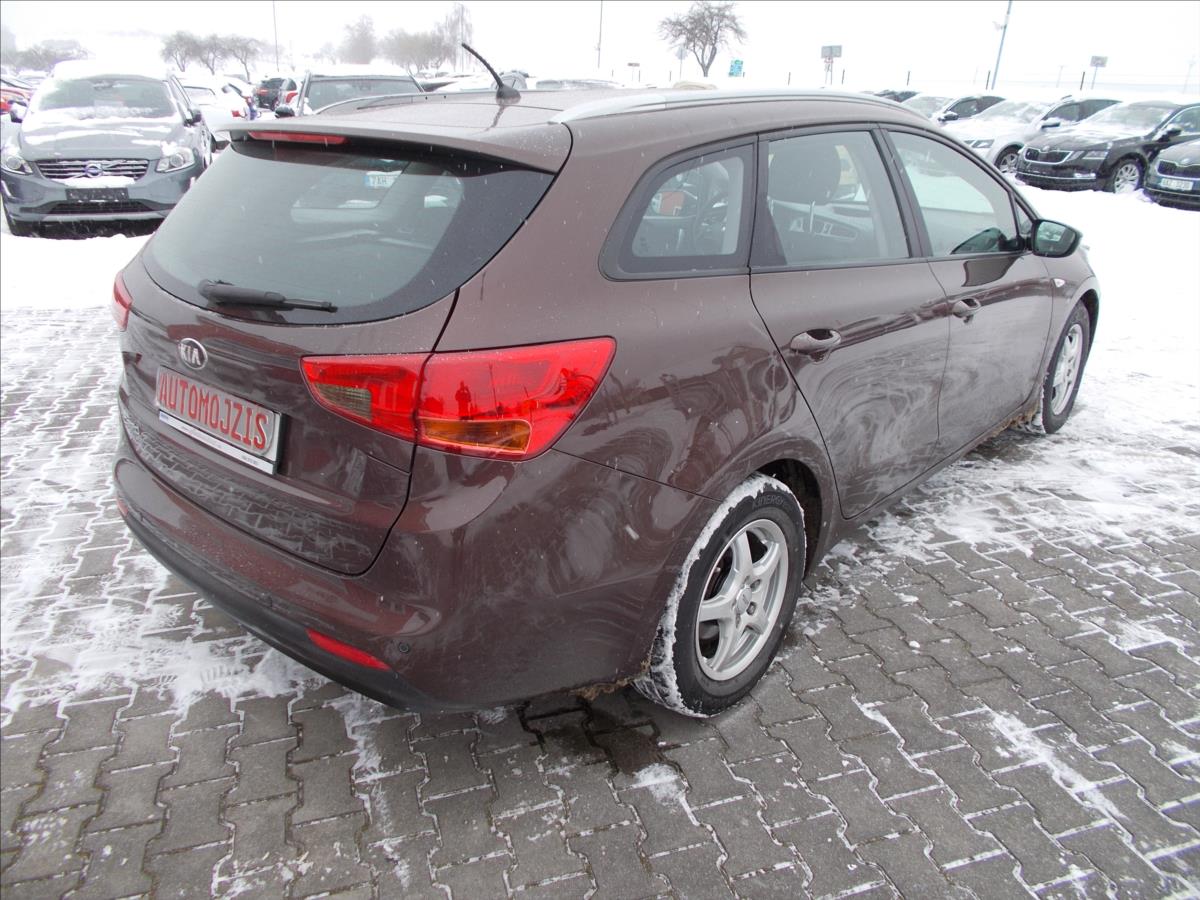 Kia Ceed 1,6 GDI ČR 1.MAJITEL KLIMA - foto 9