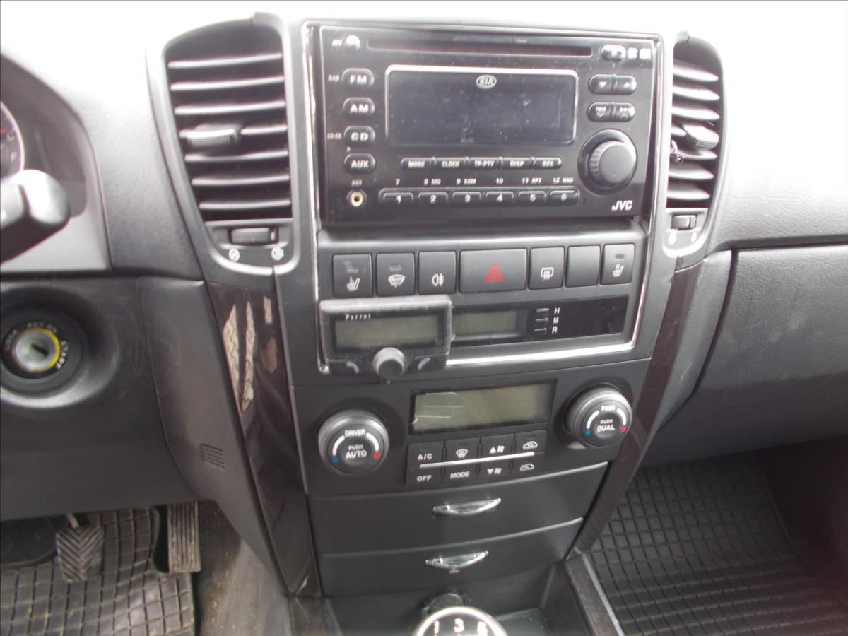 Kia Sorento 2,5 CRDi ČR DIGIKLIMA 4x4 TZ 3000T - foto 18