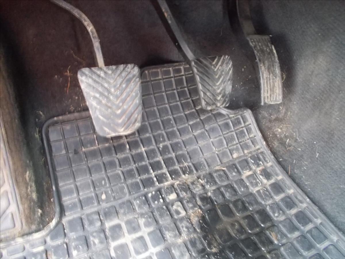 Kia Sorento 2,5 CRDi ČR DIGIKLIMA 4x4 TZ 3000T - foto 23