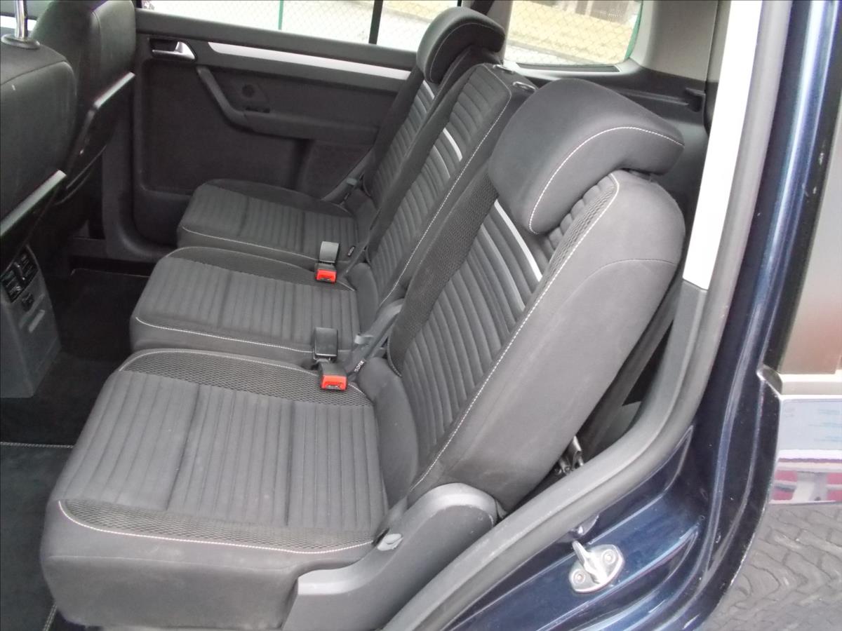 Volkswagen Touran 2,0 TDI DSG WEBASTO TZ LED DIGIKLIMA NOVÁ STK - foto 13