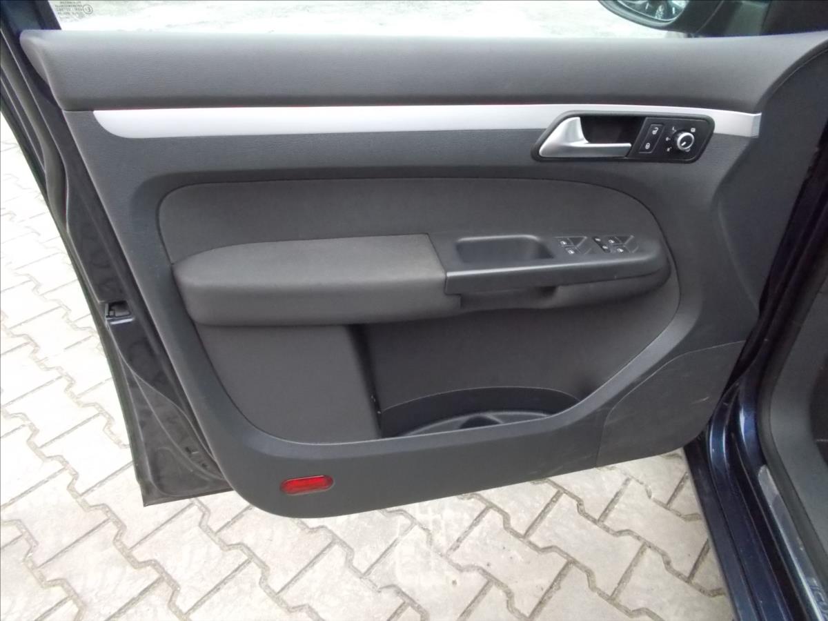 Volkswagen Touran 2,0 TDI DSG WEBASTO TZ LED DIGIKLIMA NOVÁ STK - foto 26