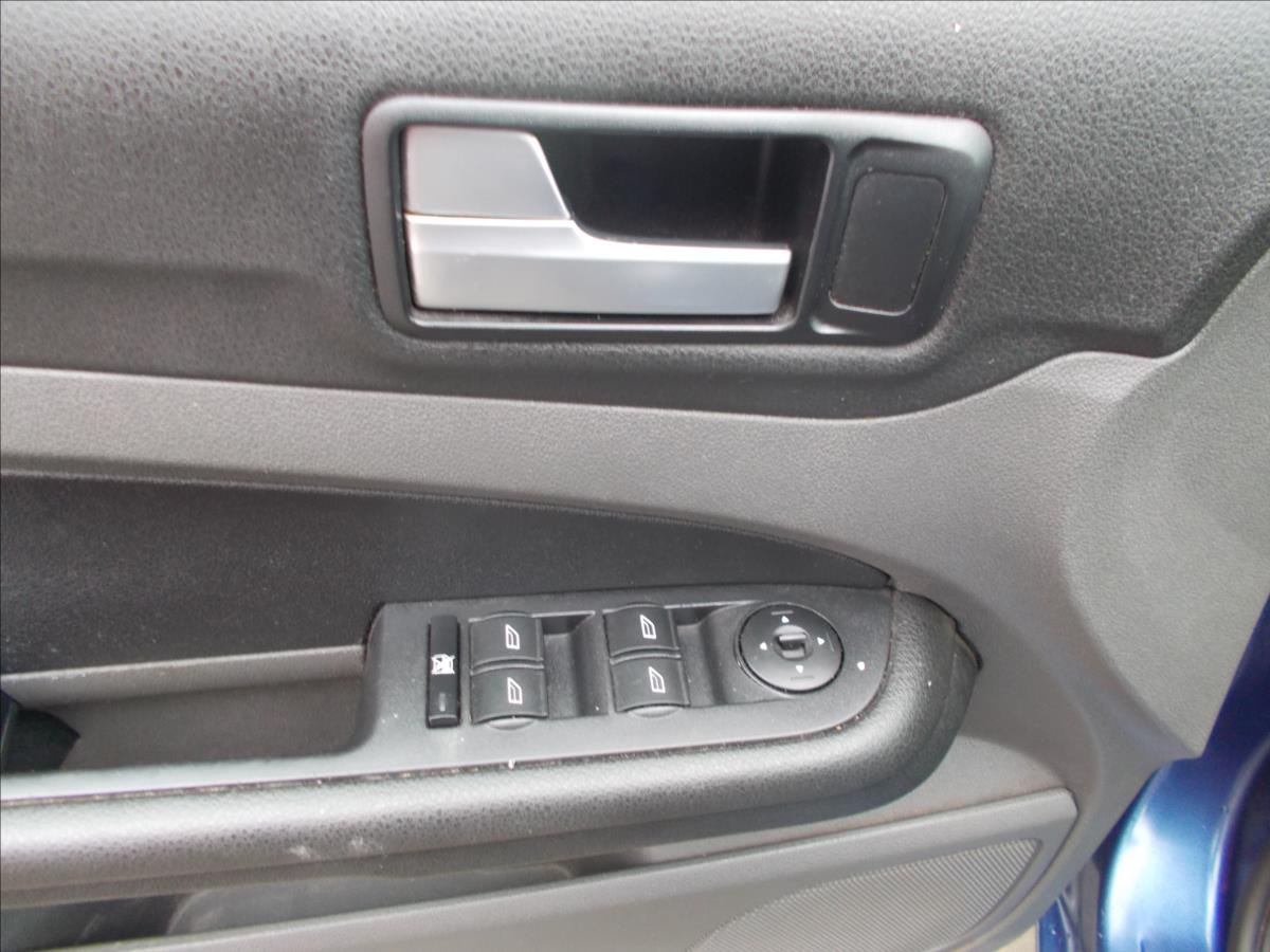 Ford Focus 1,6 16V KLIMA NOVÁ STK - foto 26