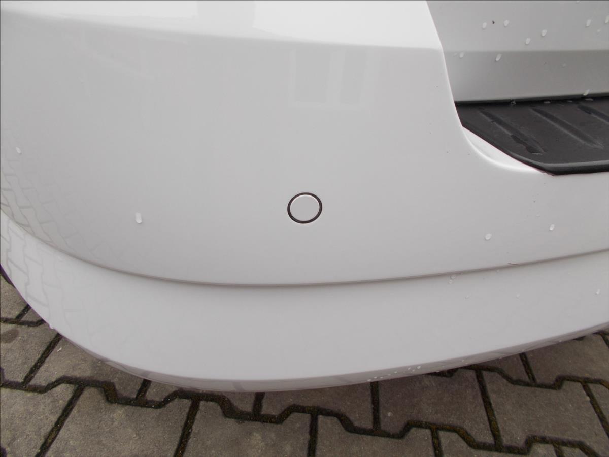 Škoda Fabia 1,2 TSI ČR NAVI TZ NOVÁ STK  III - foto 11