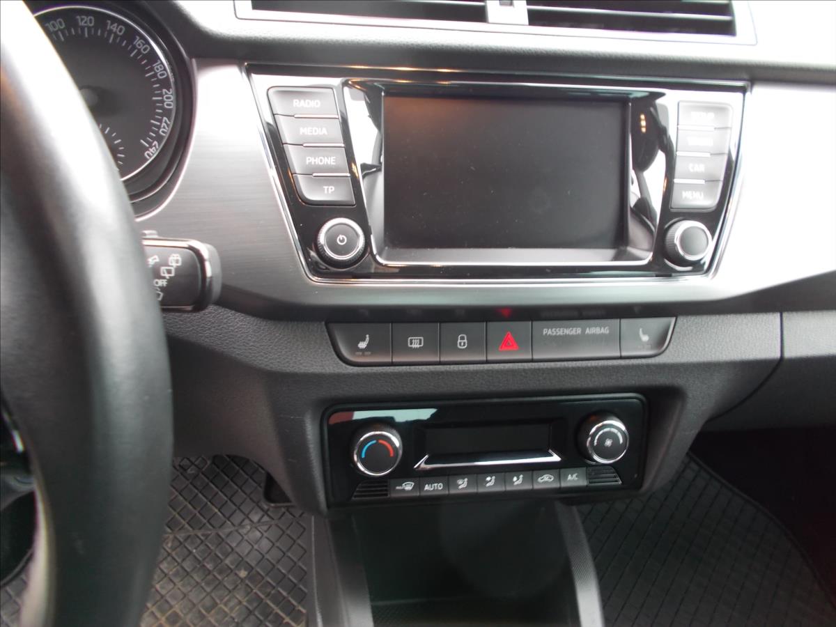 Škoda Fabia 1,2 TSI ČR NAVI TZ NOVÁ STK  III - foto 20