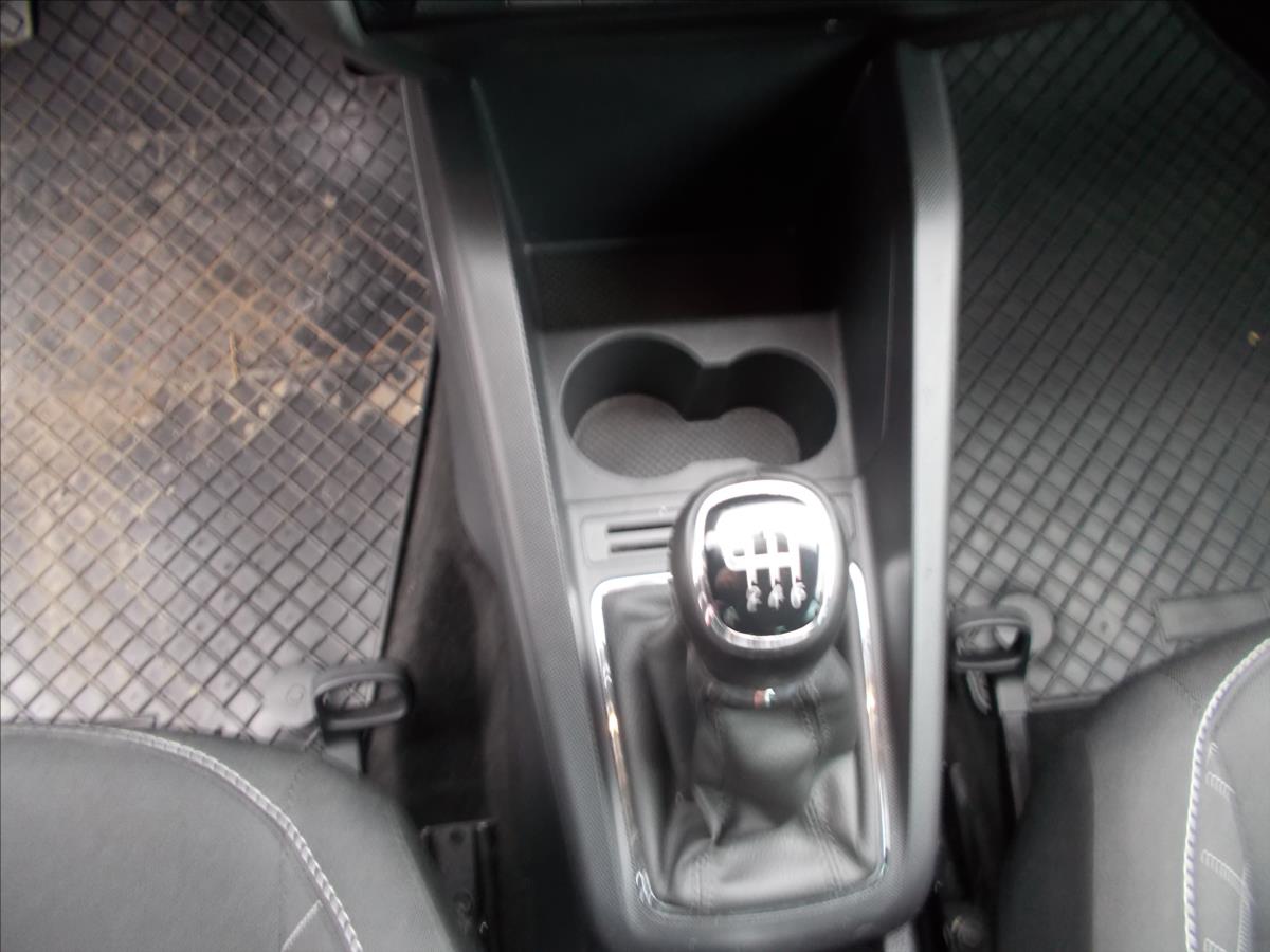 Škoda Fabia 1,2 TSI ČR NAVI TZ NOVÁ STK  III - foto 21