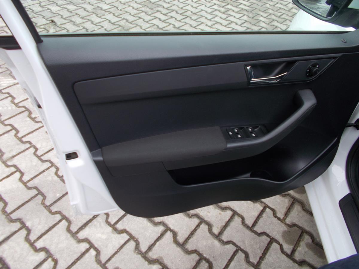 Škoda Fabia 1,2 TSI ČR NAVI TZ NOVÁ STK  III - foto 27