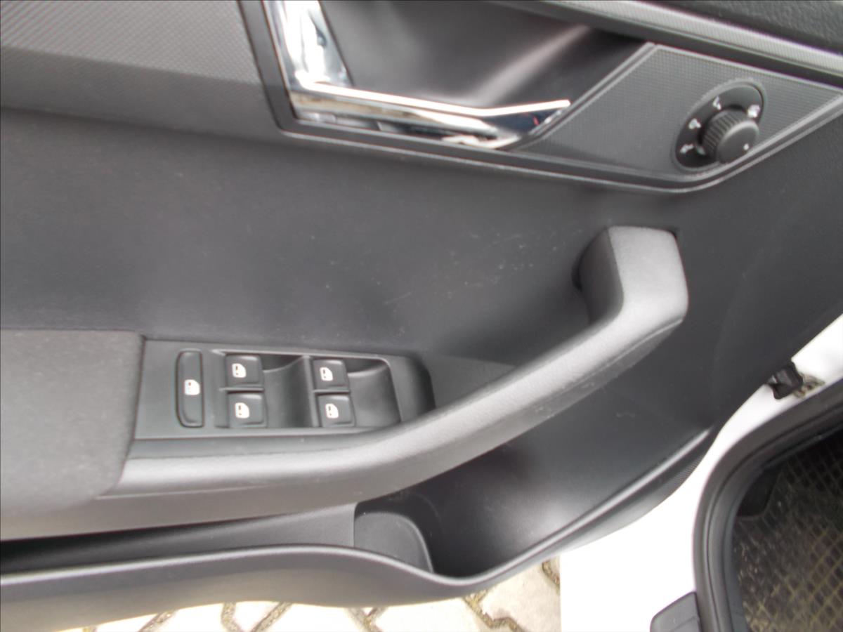 Škoda Fabia 1,2 TSI ČR NAVI TZ NOVÁ STK  III - foto 28