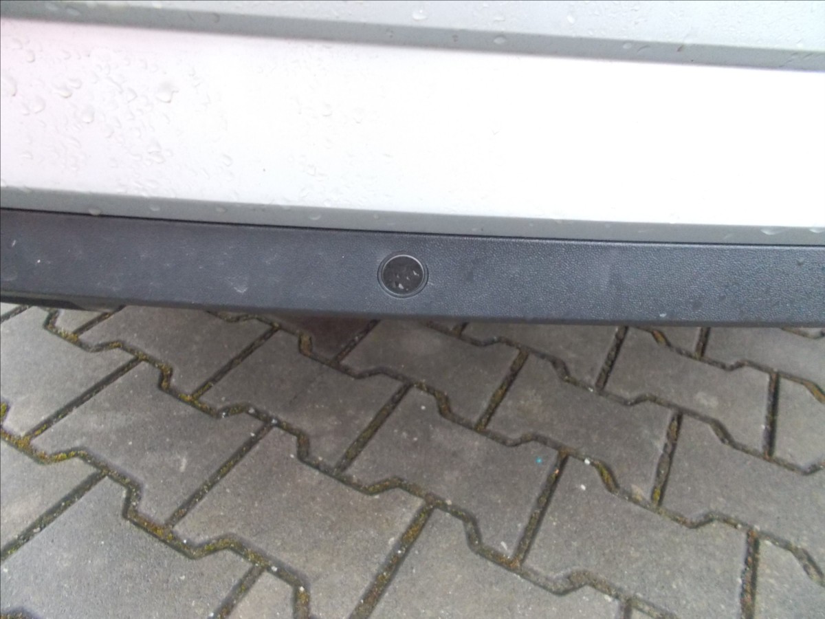 Škoda Superb 2,0 TDI ČR 110 KW DIGIKLIMA PĚKNÉ  III - foto 12