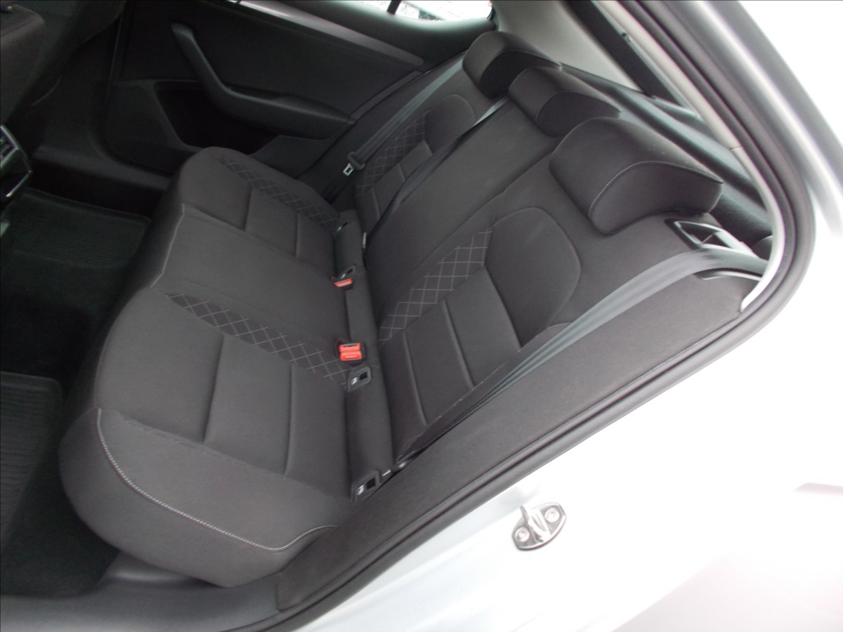 Škoda Superb 2,0 TDI ČR 110 KW DIGIKLIMA PĚKNÉ  III - foto 15