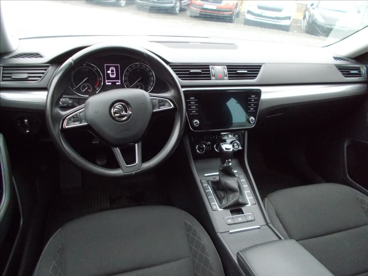 Škoda Superb 2,0 TDI ČR 110 KW DIGIKLIMA PĚKNÉ  III - foto 18